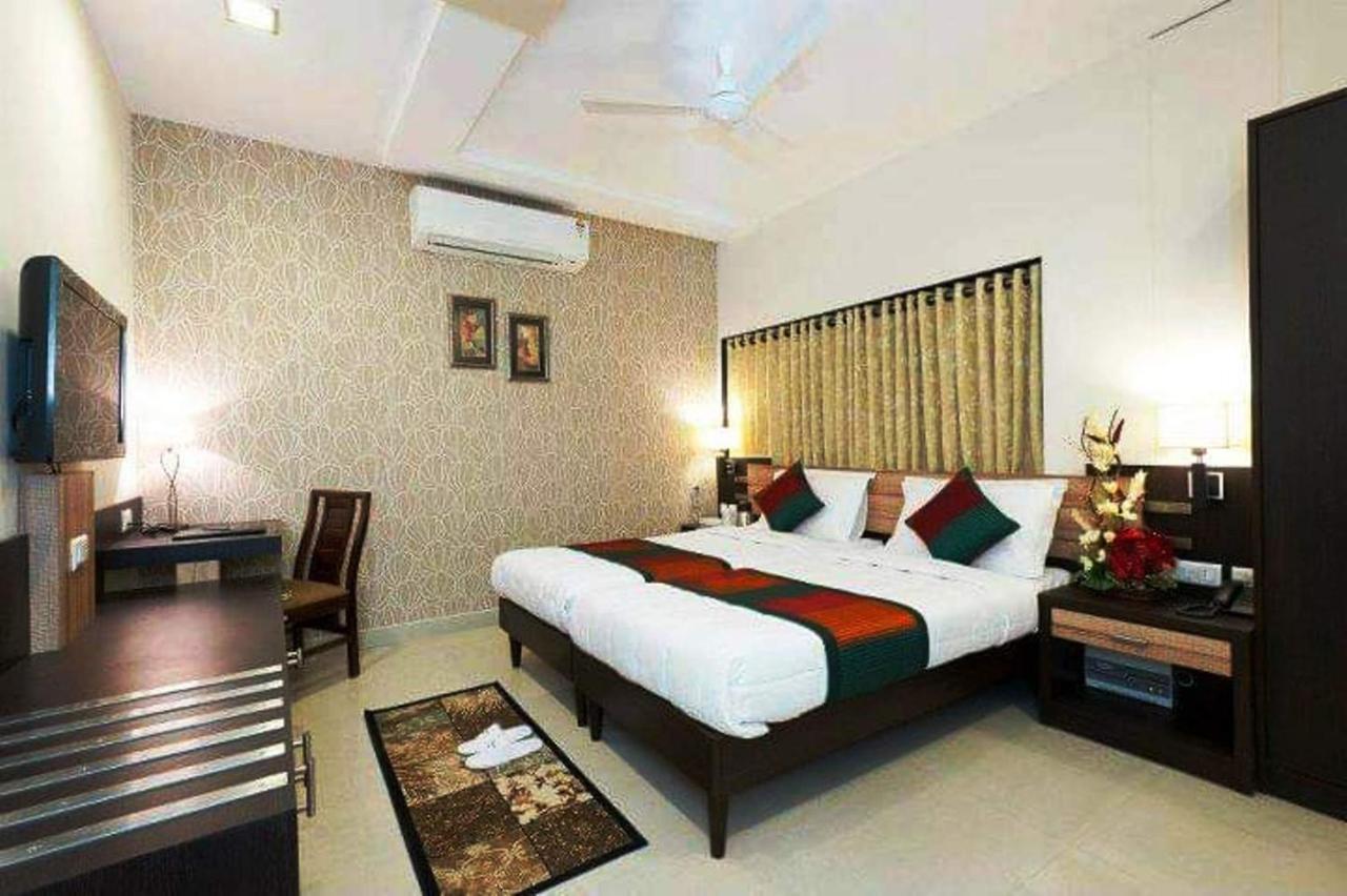 Hotel Siddharth Palace Jaipur Bagian luar foto